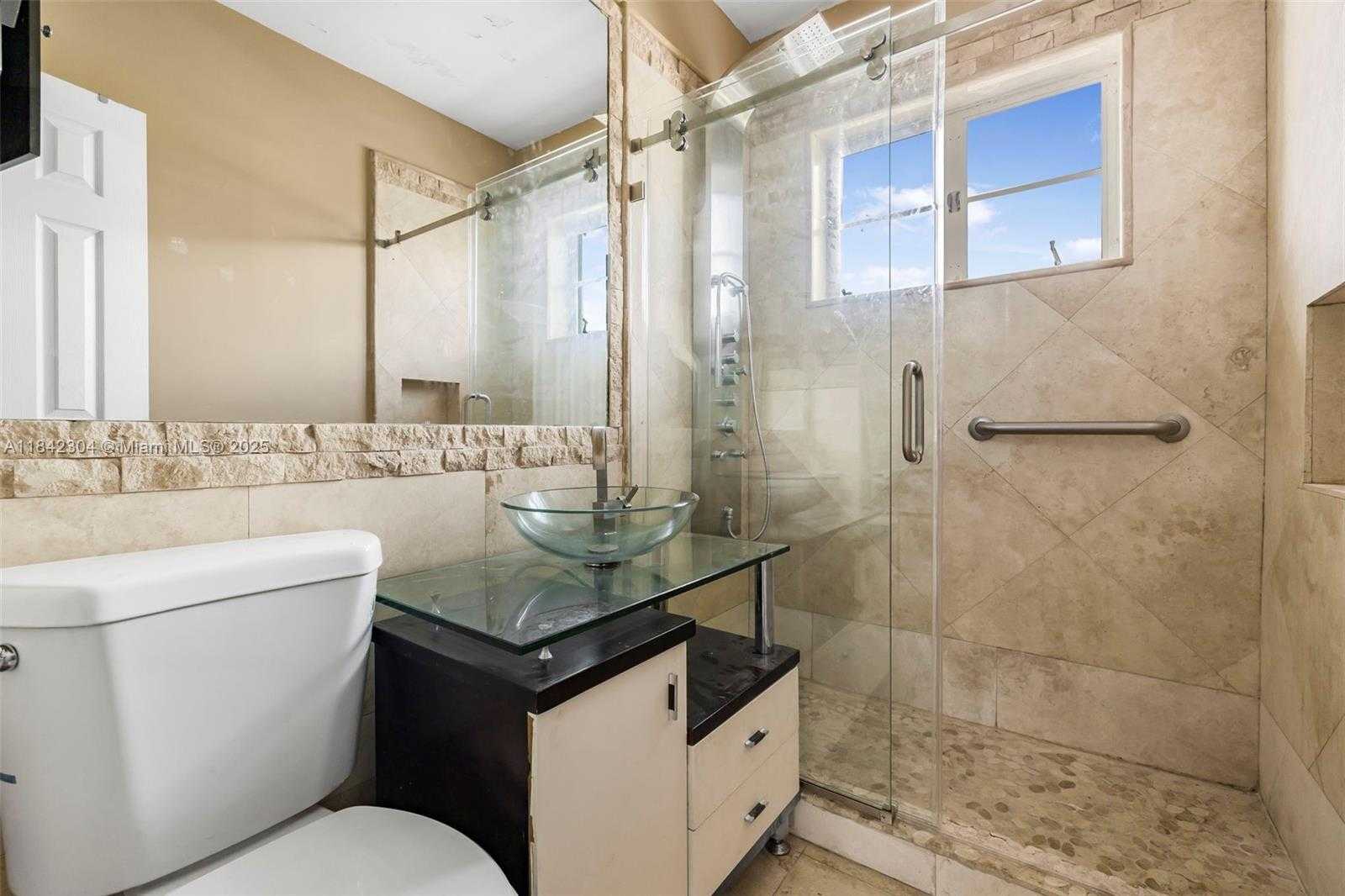 Small Image of 8320 CRESPI BLVD #12, Miami Beach Number 8