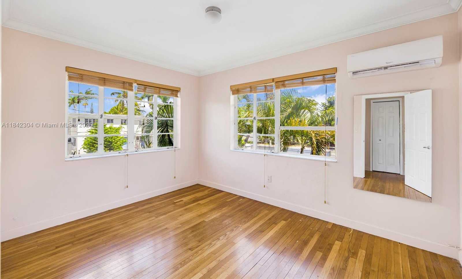 Small Image of 8320 CRESPI BLVD #12, Miami Beach Number 9