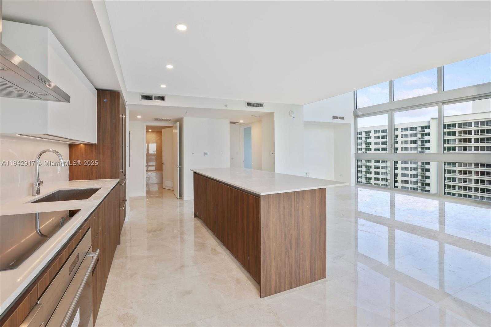 Small Image of 1500 BAY RD #PH - N1416, Miami Beach Number 13