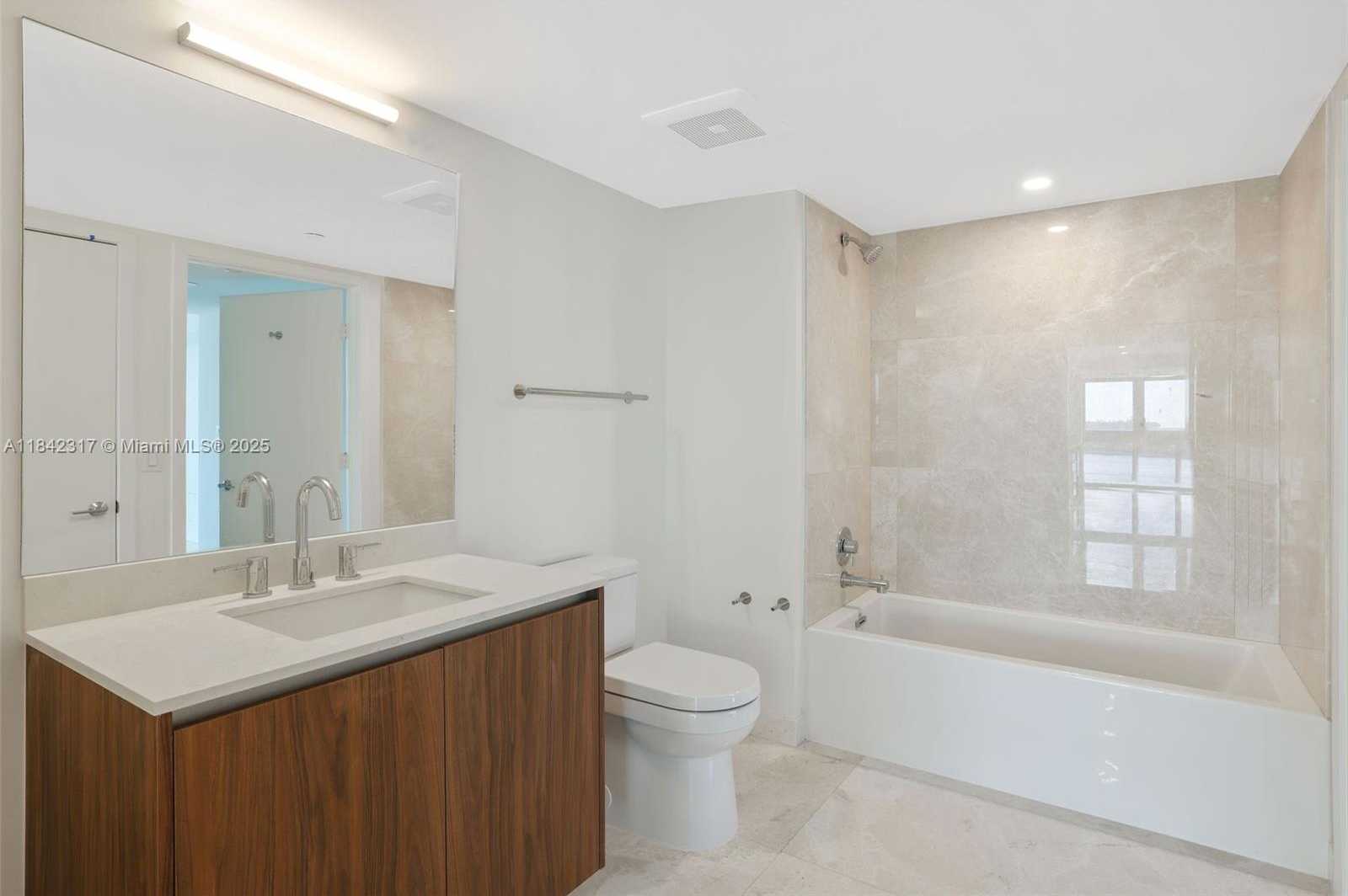 Small Image of 1500 BAY RD #PH - N1416, Miami Beach Number 22