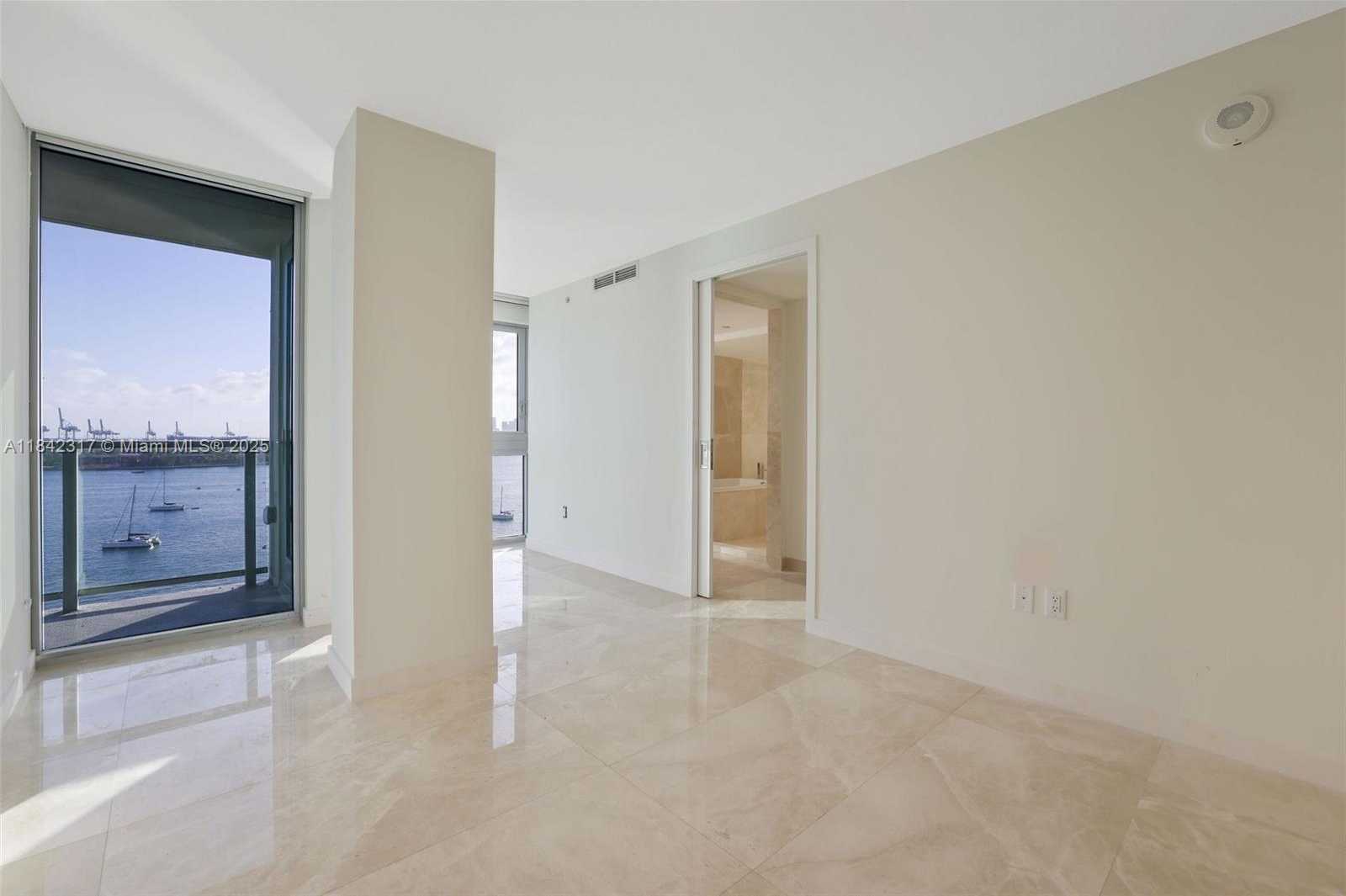 Small Image of 1500 BAY RD #PH - N1416, Miami Beach Number 25