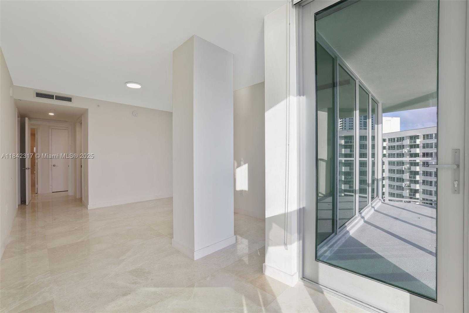 Small Image of 1500 BAY RD #PH - N1416, Miami Beach Number 26