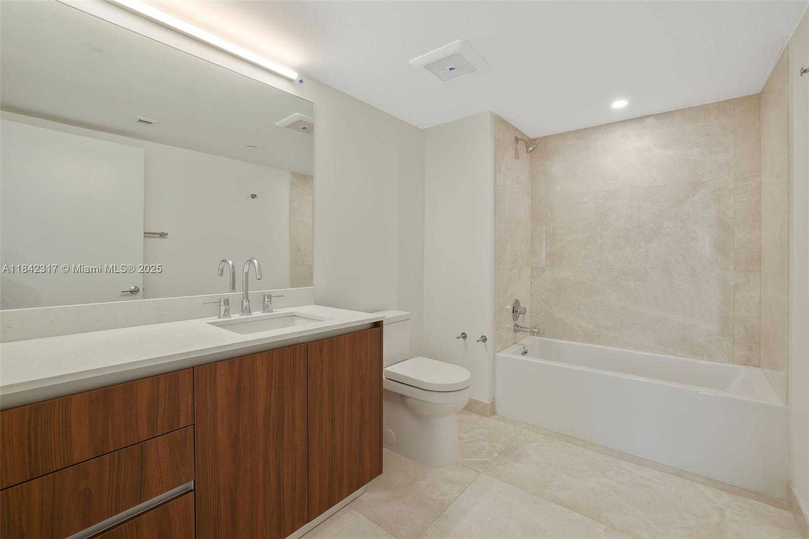 Small Image of 1500 BAY RD #PH - N1416, Miami Beach Number 41