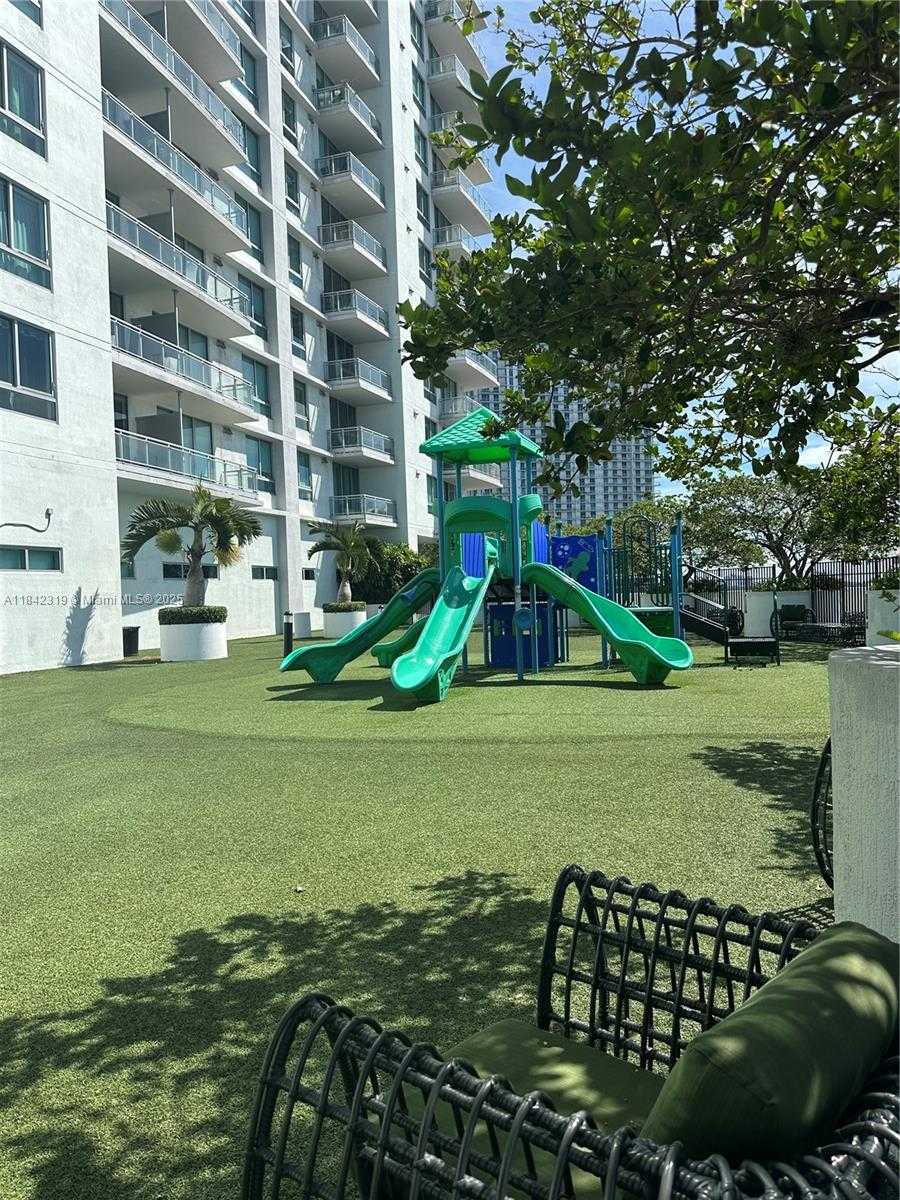 Small Image of 90 SOUTH WEST 3RD ST #1604, Miami Number 13