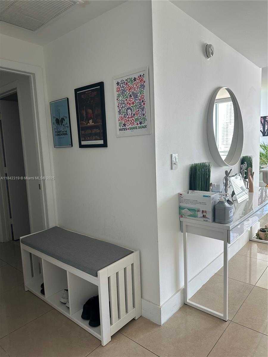 Small Image of 90 SOUTH WEST 3RD ST #1604, Miami Number 17