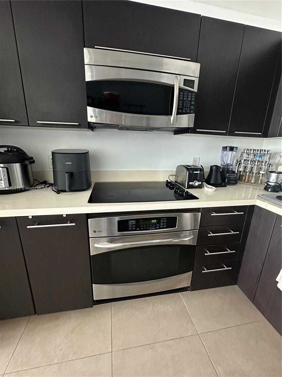 Small Image of 90 SOUTH WEST 3RD ST #1604, Miami Number 26