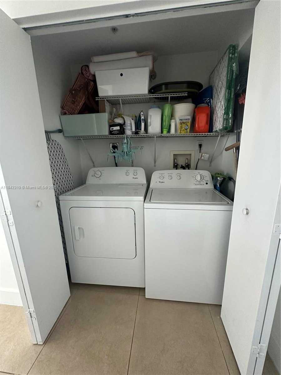 Small Image of 90 SOUTH WEST 3RD ST #1604, Miami Number 29