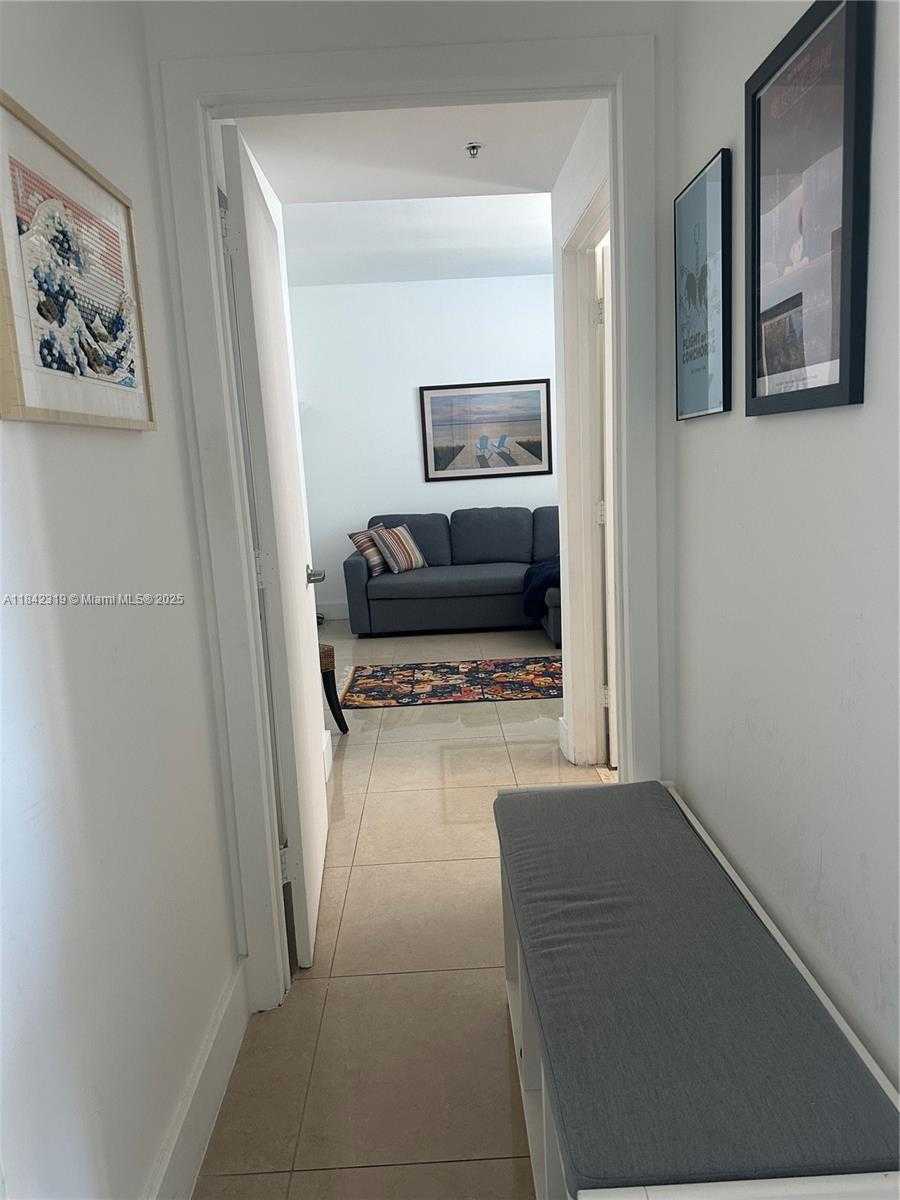 Small Image of 90 SOUTH WEST 3RD ST #1604, Miami Number 30