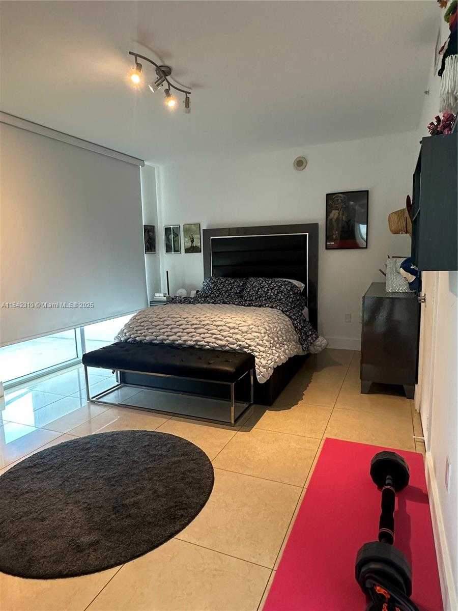 Small Image of 90 SOUTH WEST 3RD ST #1604, Miami Number 34