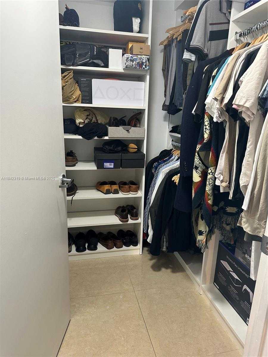 Small Image of 90 SOUTH WEST 3RD ST #1604, Miami Number 36