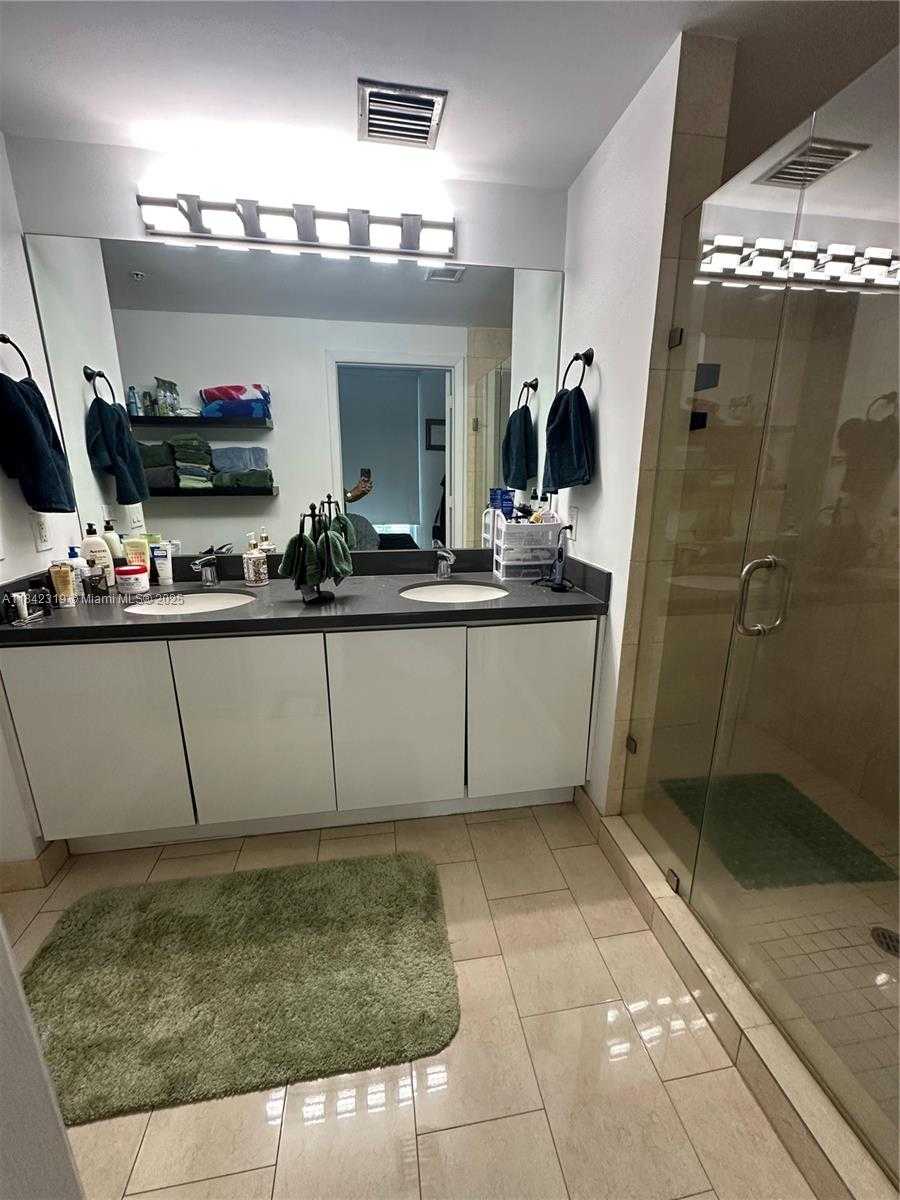 Small Image of 90 SOUTH WEST 3RD ST #1604, Miami Number 37