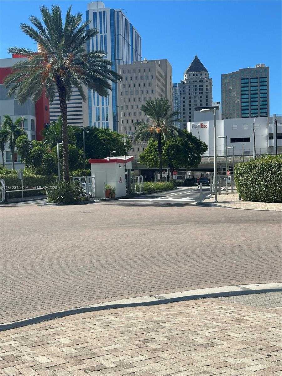 Small Image of 90 SOUTH WEST 3RD ST #1604, Miami Number 4