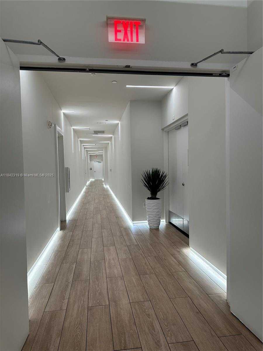 Small Image of 90 SOUTH WEST 3RD ST #1604, Miami Number 9