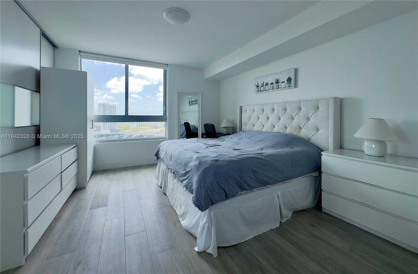 Small Image of 90 SOUTH WEST 3RD ST #2012, Miami Number 16
