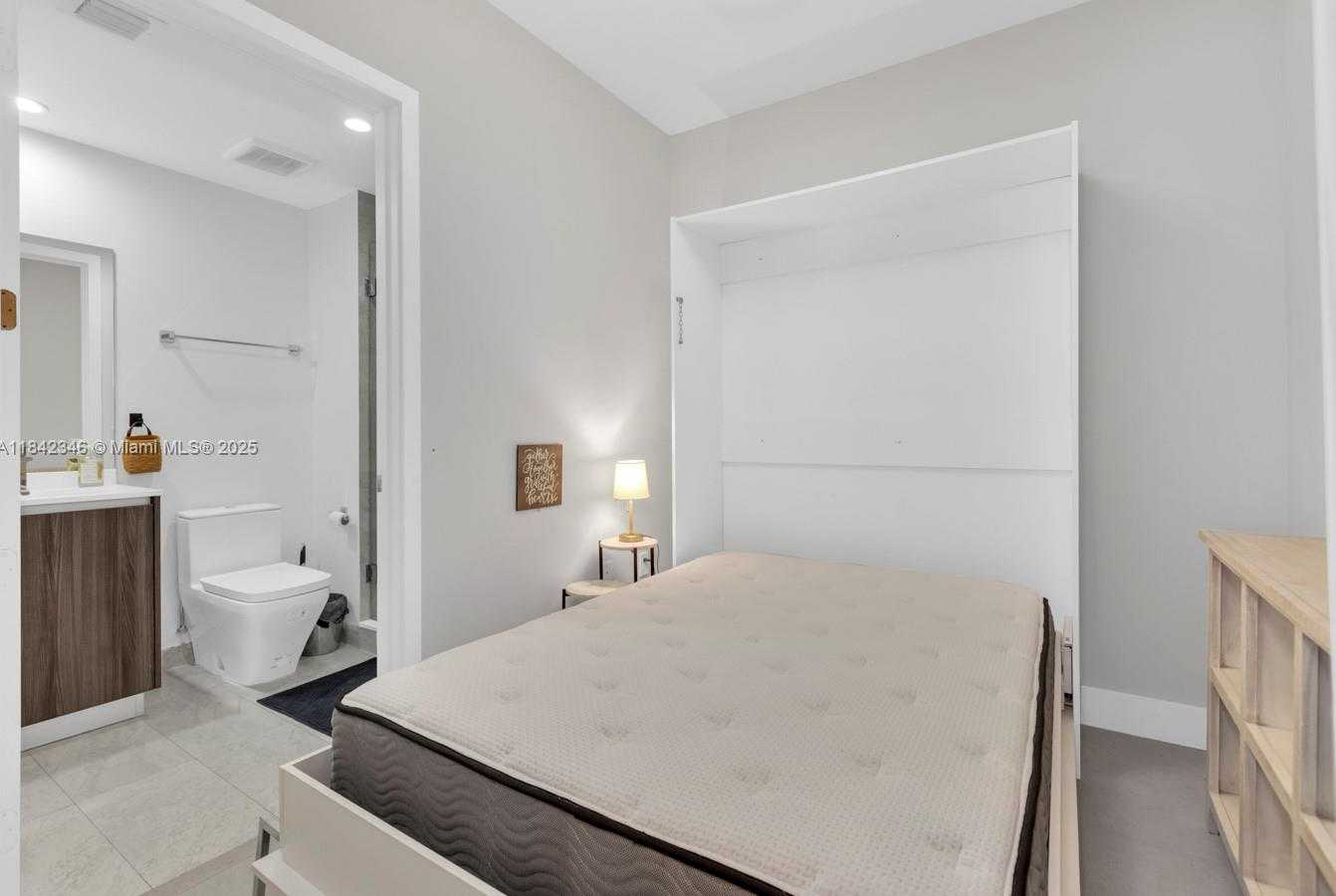 Small Image of 488 NORTH EAST 18TH ST #2511, Miami Number 21