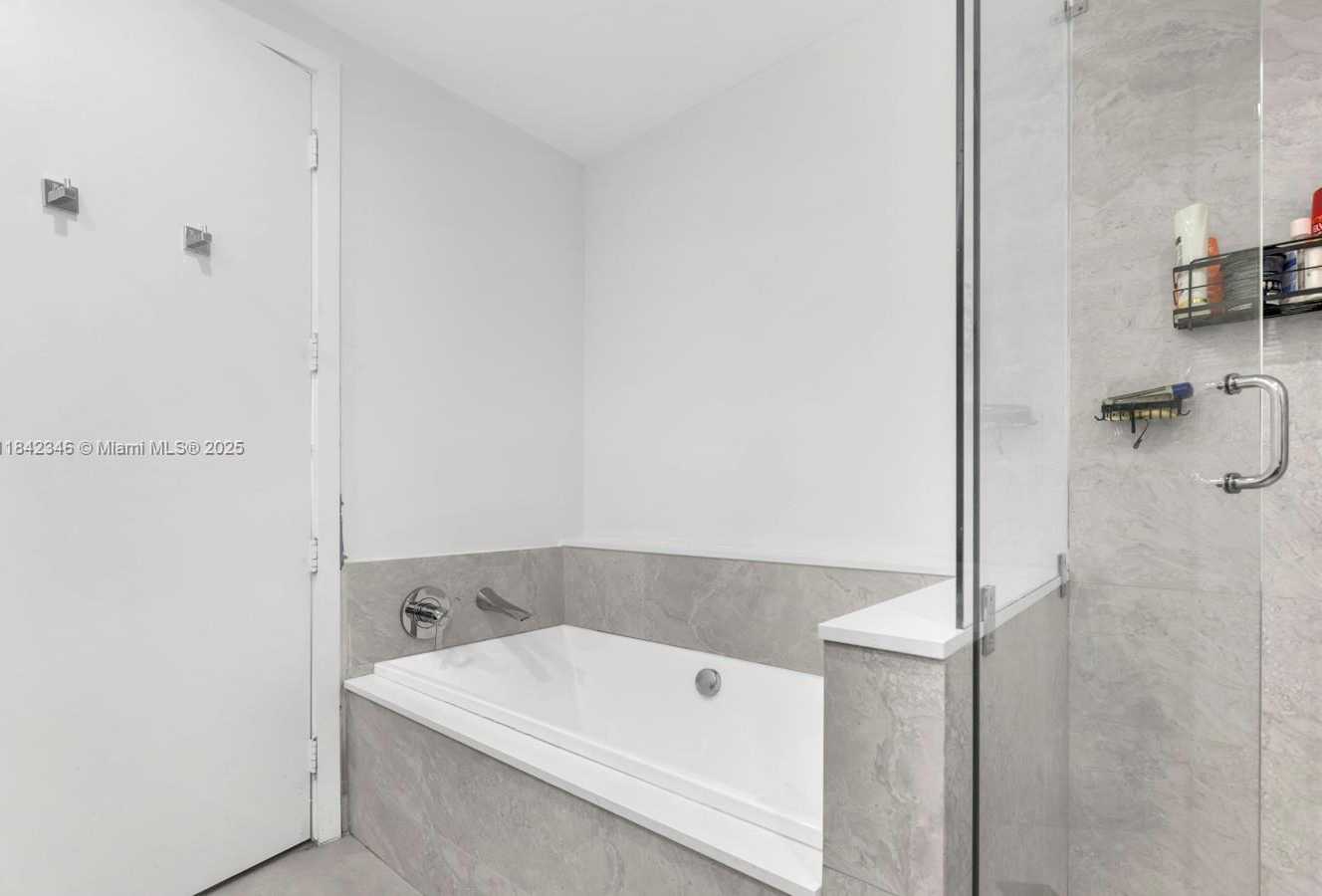 Small Image of 488 NORTH EAST 18TH ST #2511, Miami Number 30