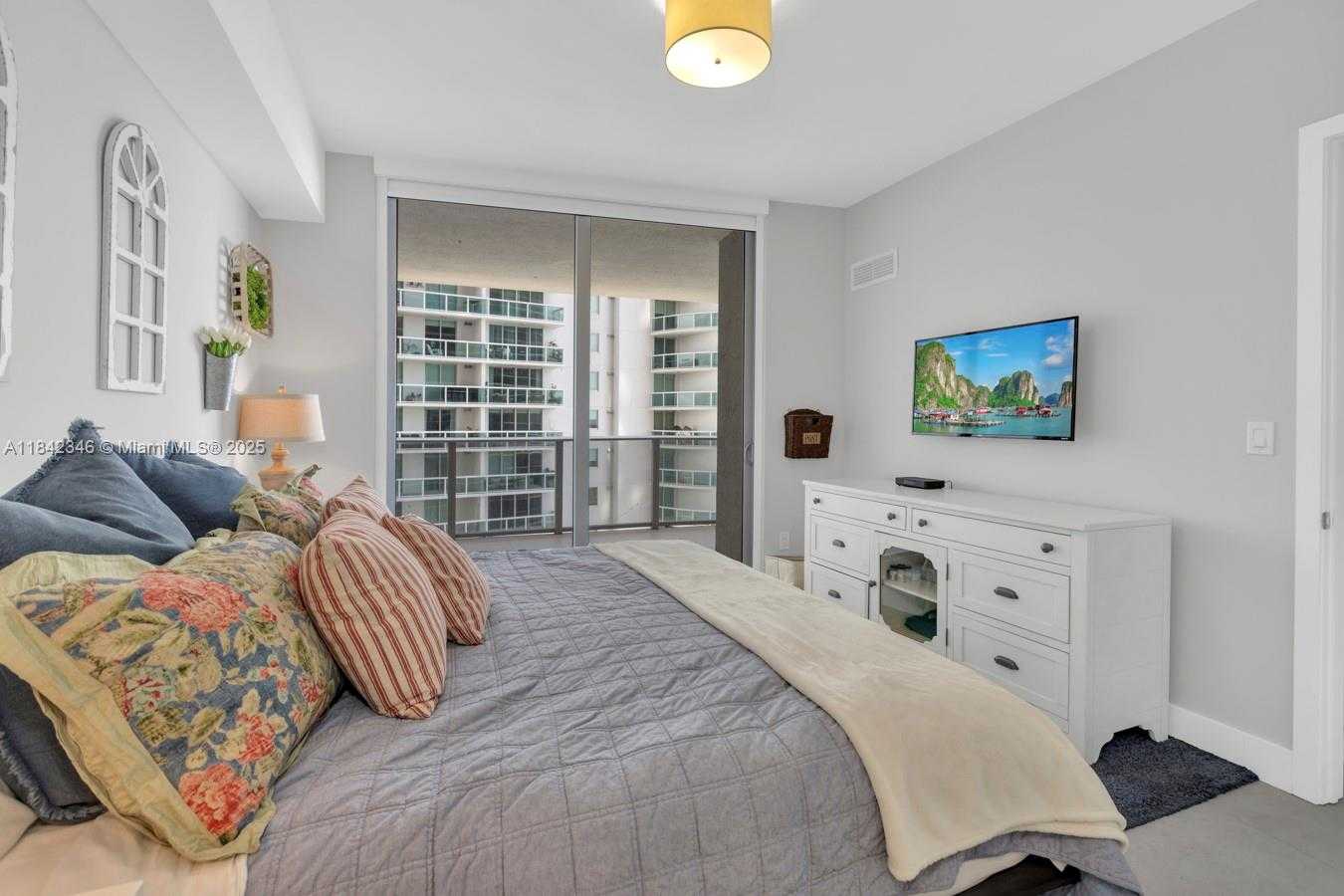 Small Image of 488 NORTH EAST 18TH ST #2511, Miami Number 32