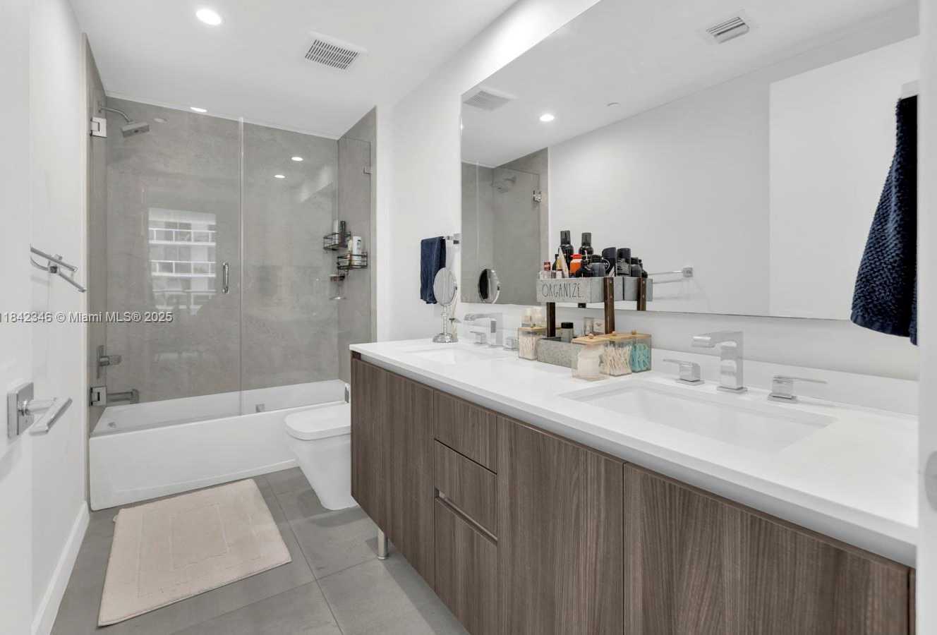 Small Image of 488 NORTH EAST 18TH ST #2511, Miami Number 34