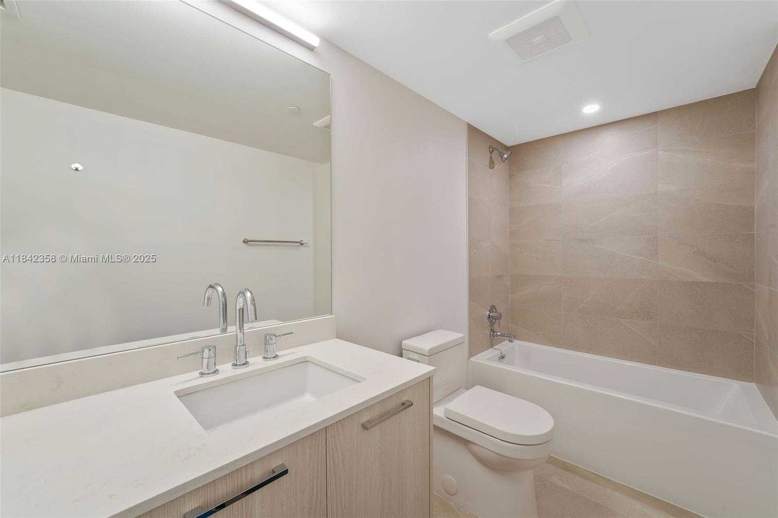 Small Image of 1500 BAY RD #N-0302, Miami Beach Number 26