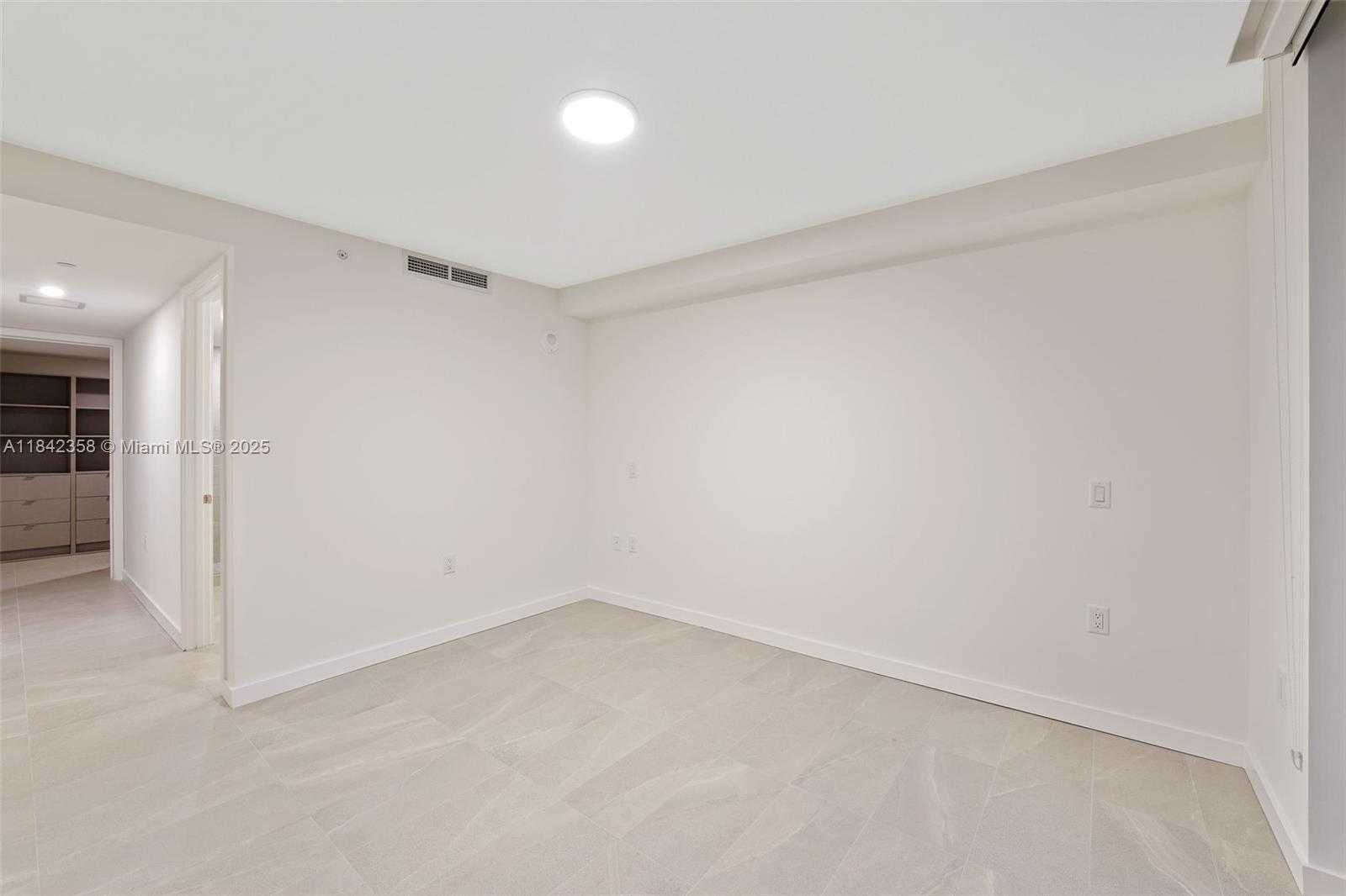 Small Image of 1500 BAY RD #N-0302, Miami Beach Number 30