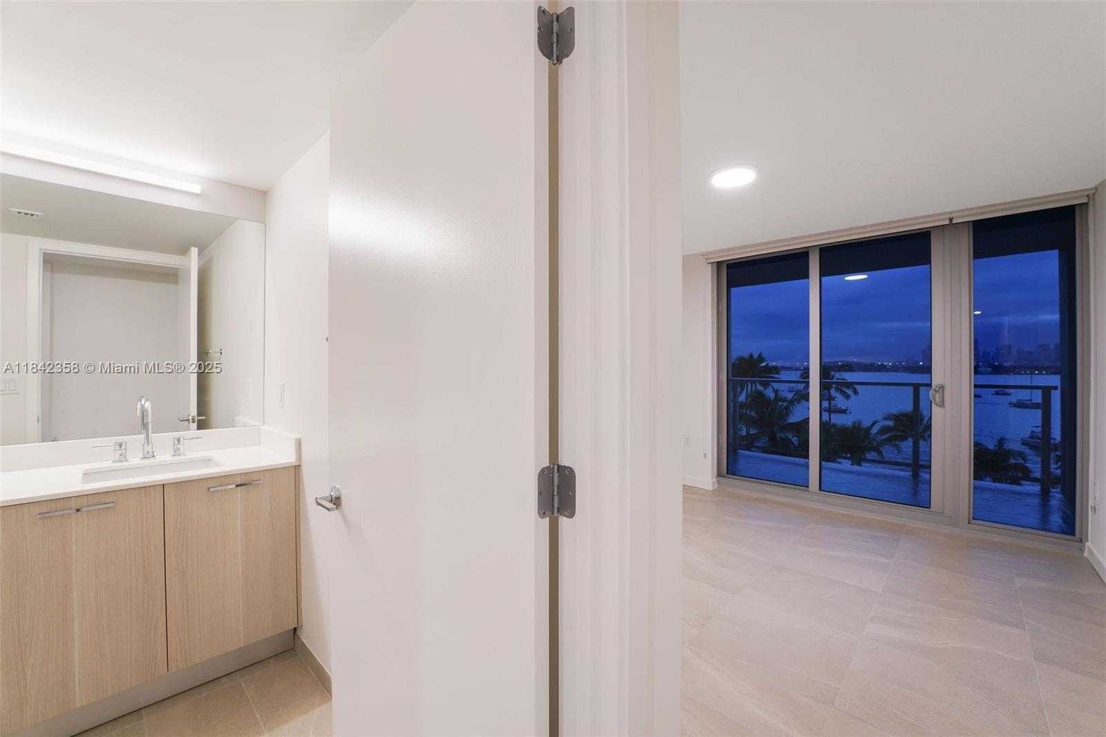 Small Image of 1500 BAY RD #N-0302, Miami Beach Number 33