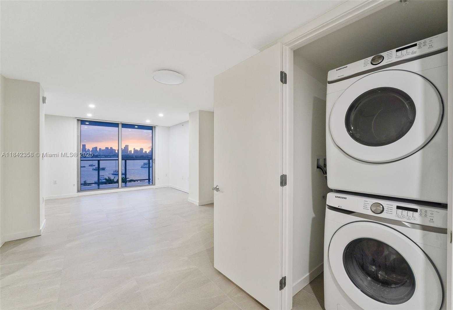 Small Image of 1500 BAY RD #N-0302, Miami Beach Number 5