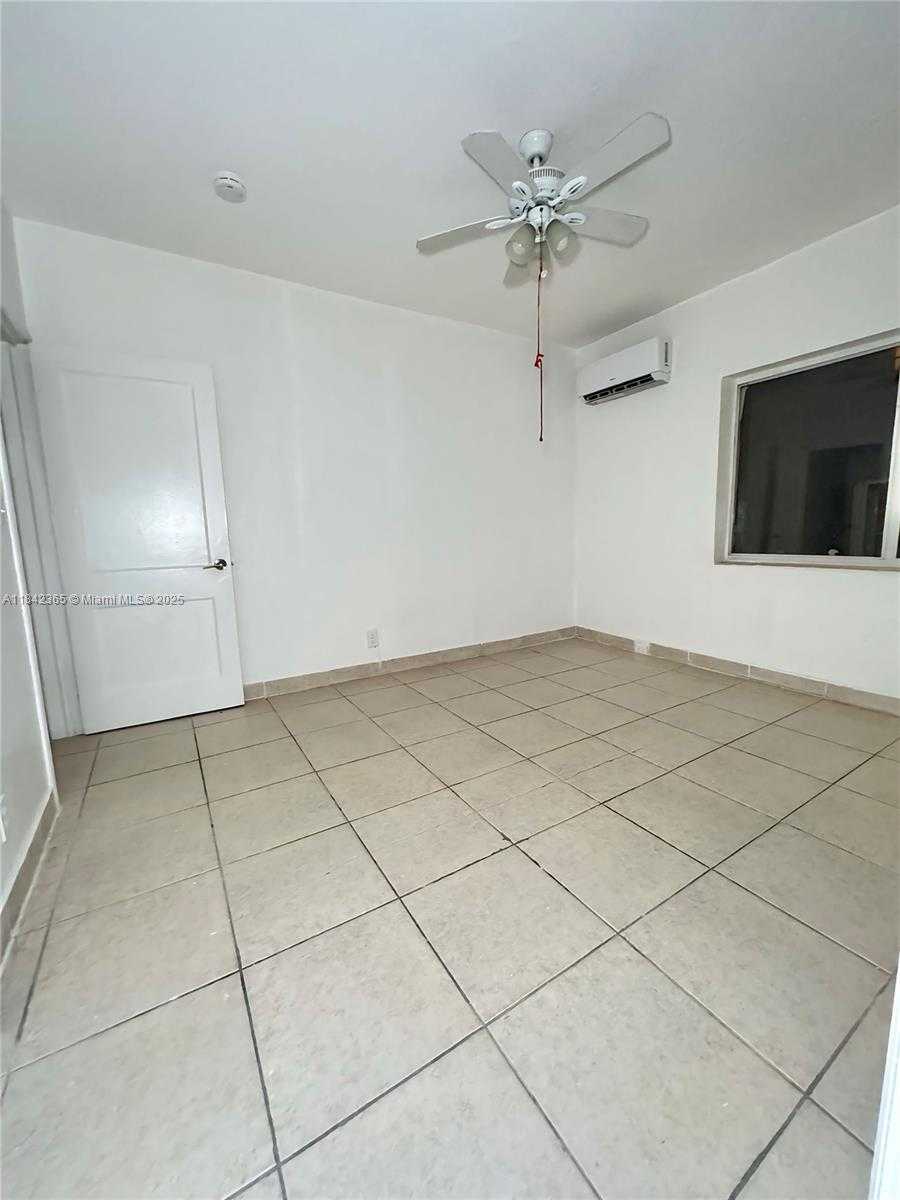 Small Image of 7629 DICKENS AVE #8, Miami Beach Number 6