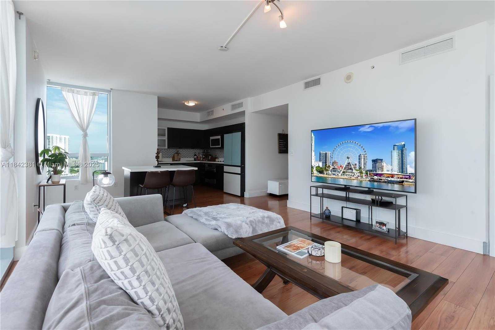 Small Image of 90 SOUTH WEST 3RD ST #2113, Miami Number 10