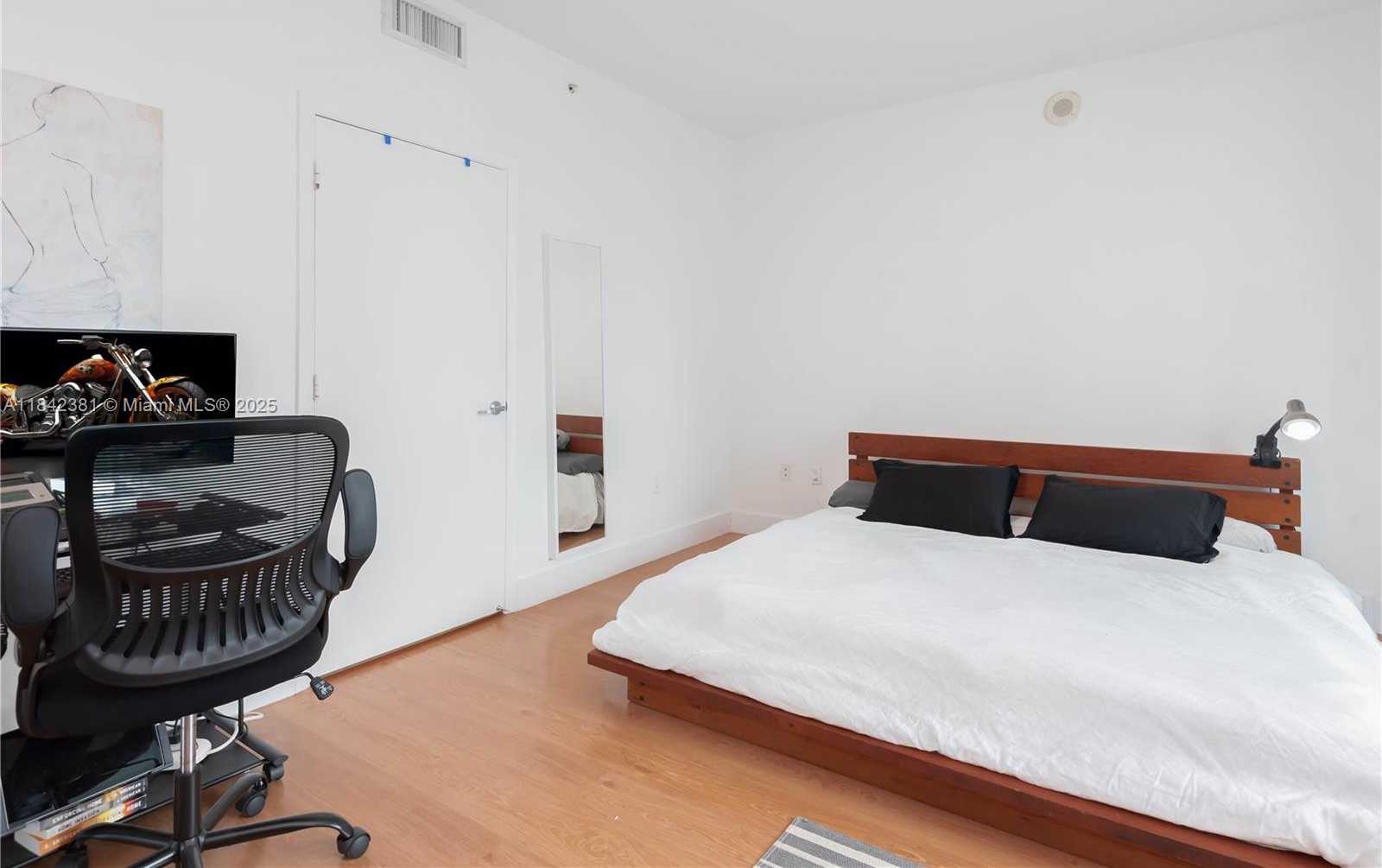 Small Image of 90 SOUTH WEST 3RD ST #2113, Miami Number 14