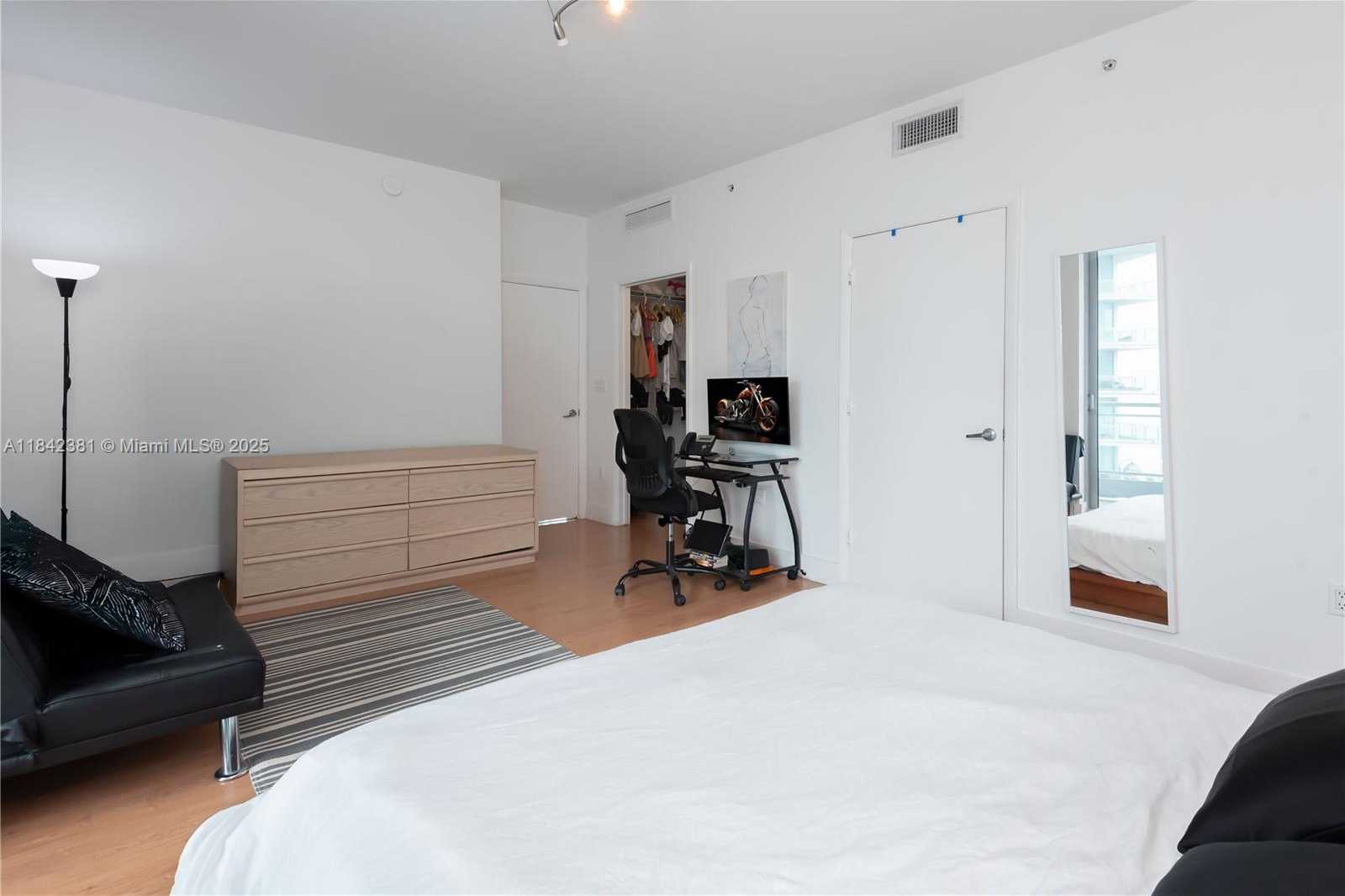 Small Image of 90 SOUTH WEST 3RD ST #2113, Miami Number 15