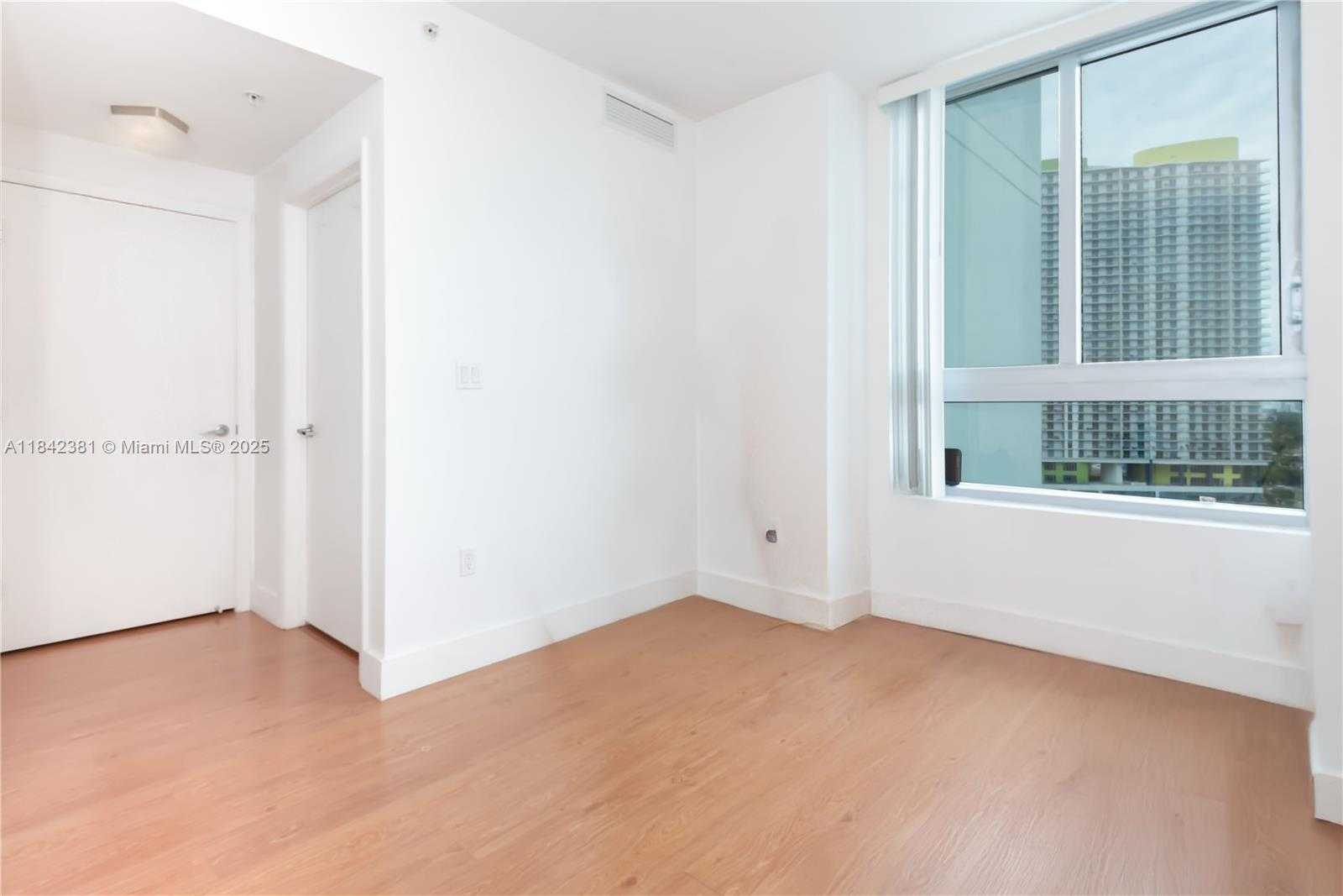 Small Image of 90 SOUTH WEST 3RD ST #2113, Miami Number 22