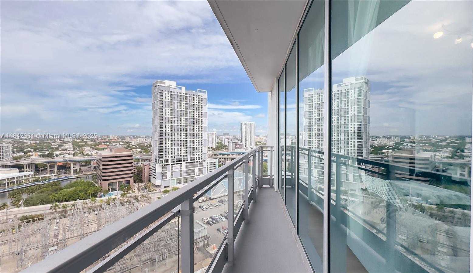 Small Image of 90 SOUTH WEST 3RD ST #2113, Miami Number 33