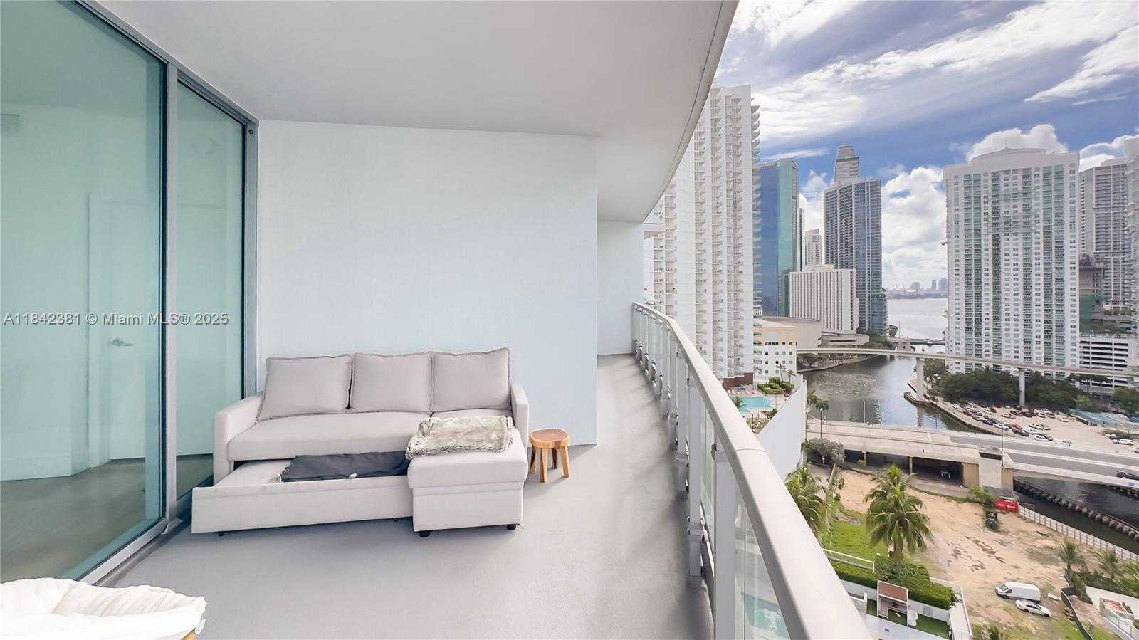 Small Image of 90 SOUTH WEST 3RD ST #2113, Miami Number 34