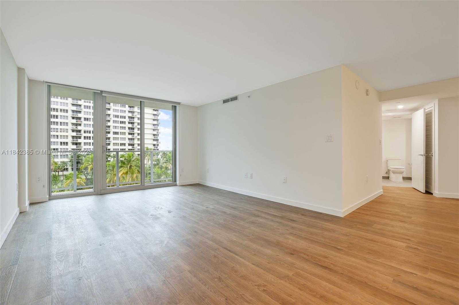 Small Image of 1500 BAY RD #N-0323, Miami Beach Number 12