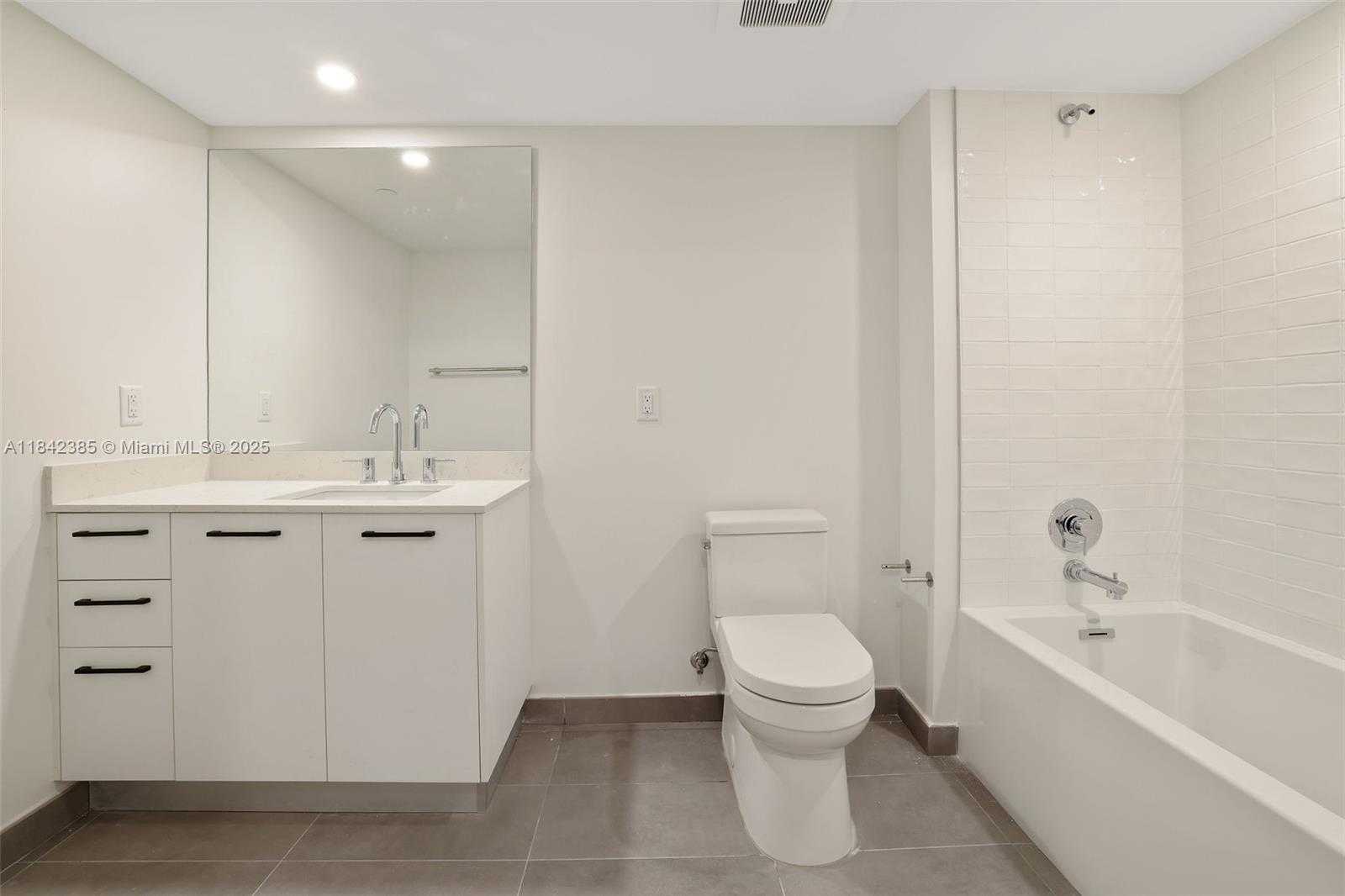 Small Image of 1500 BAY RD #N-0323, Miami Beach Number 15