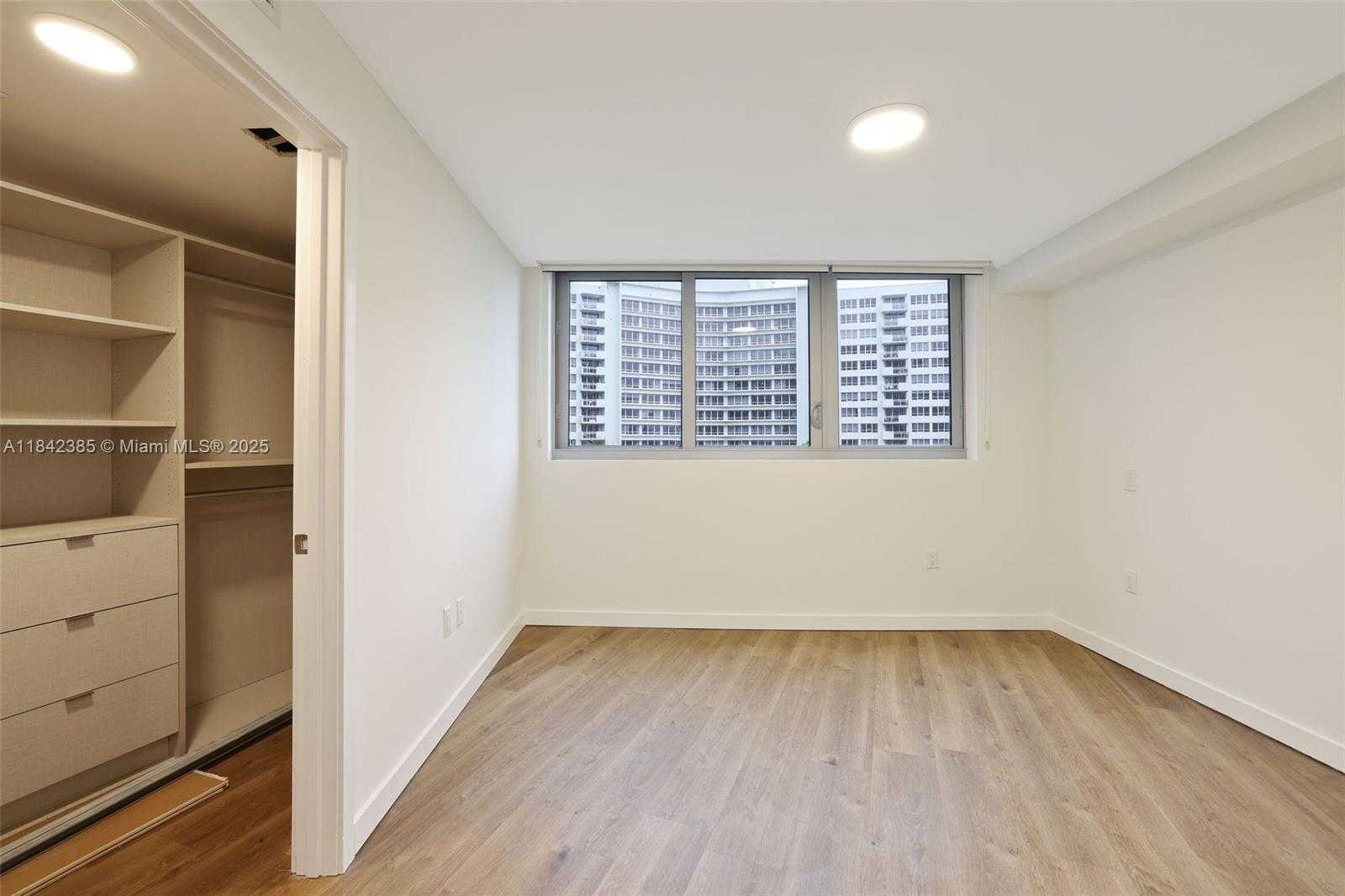 Small Image of 1500 BAY RD #N-0323, Miami Beach Number 16