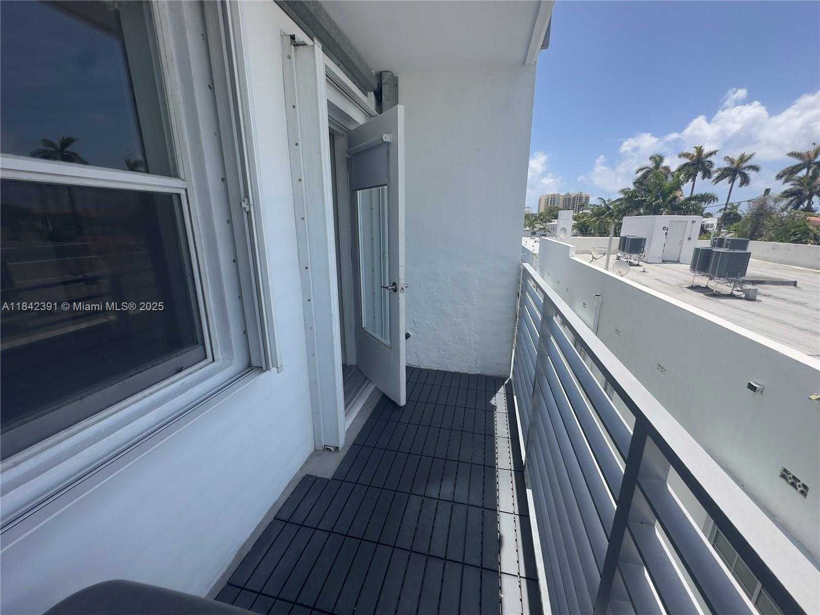 Small Image of 1545 EUCLID AVE #4J, Miami Beach Number 13
