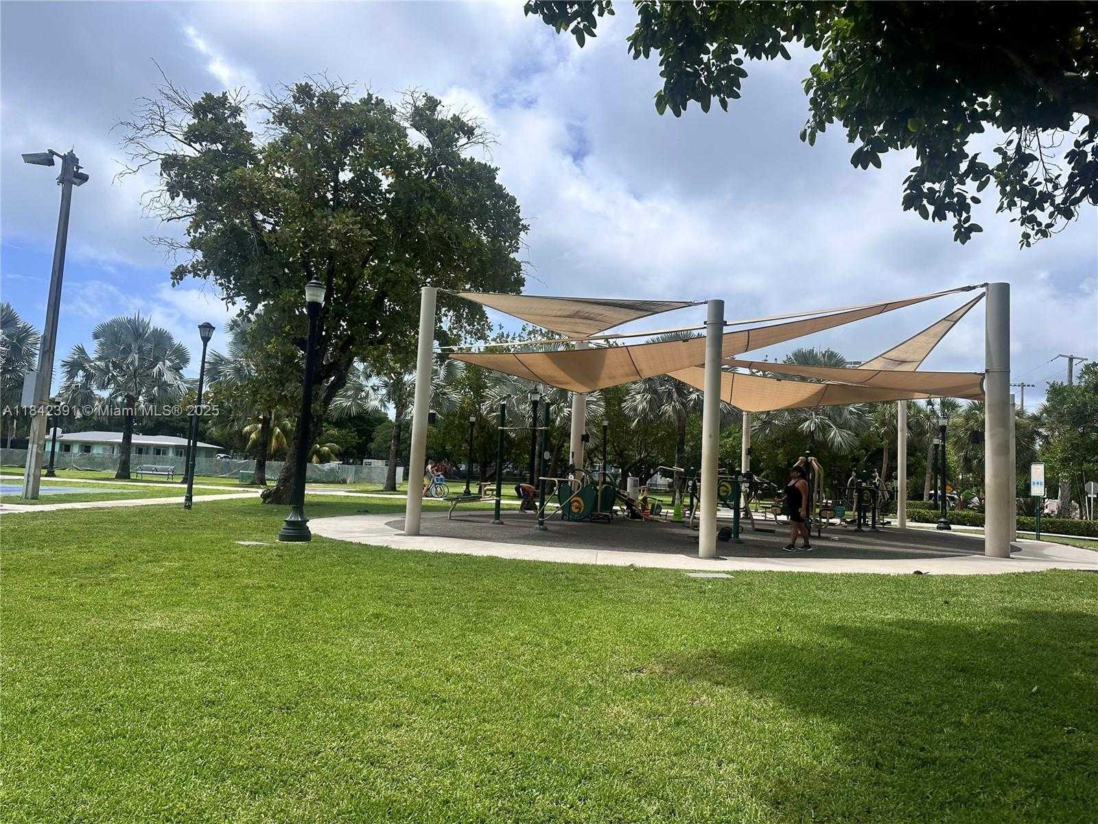 Small Image of 1545 EUCLID AVE #4J, Miami Beach Number 31