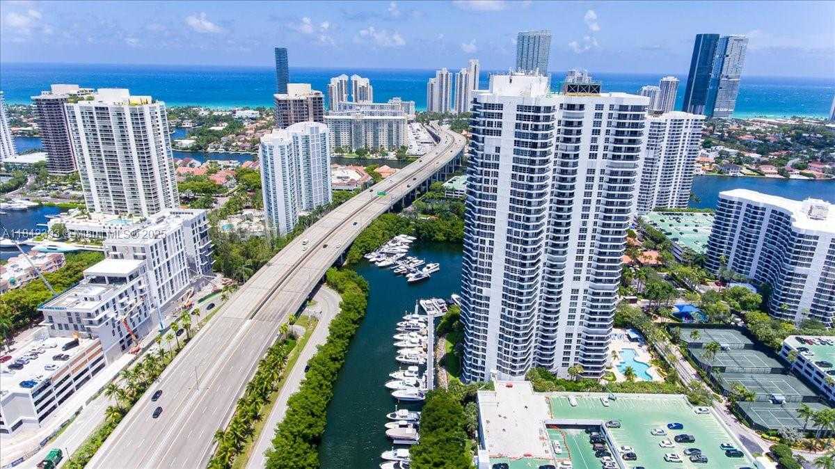 Small Image of 3500 MYSTIC POINTE DR #2101, Aventura Number 11