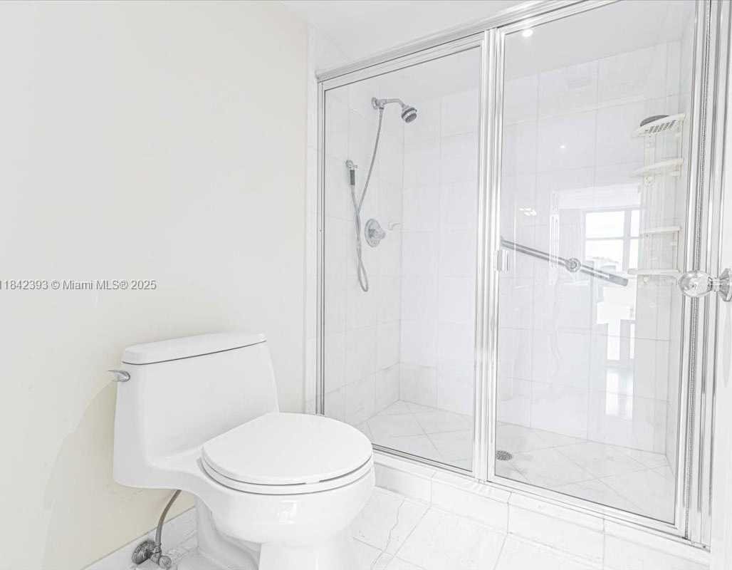 Small Image of 3500 MYSTIC POINTE DR #2101, Aventura Number 26