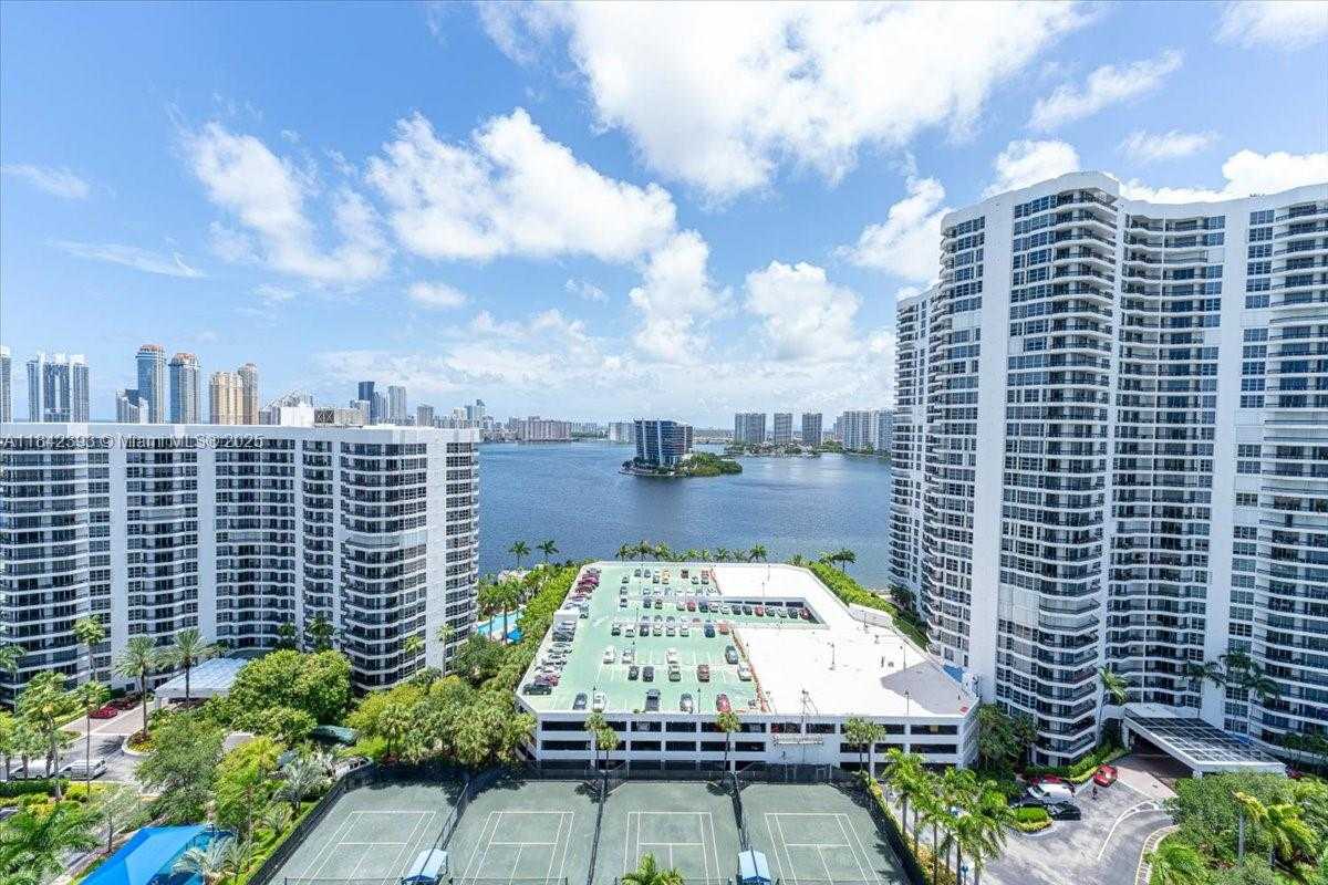 Small Image of 3500 MYSTIC POINTE DR #2101, Aventura Number 29