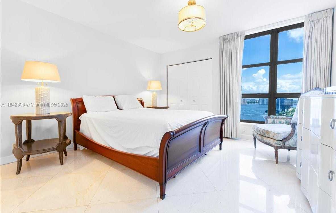 Small Image of 3500 MYSTIC POINTE DR #2101, Aventura Number 3
