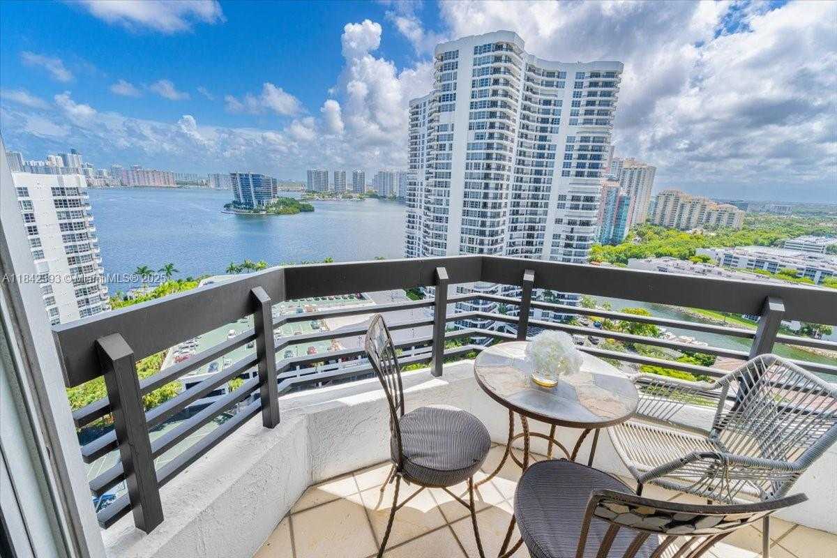 Small Image of 3500 MYSTIC POINTE DR #2101, Aventura Number 9