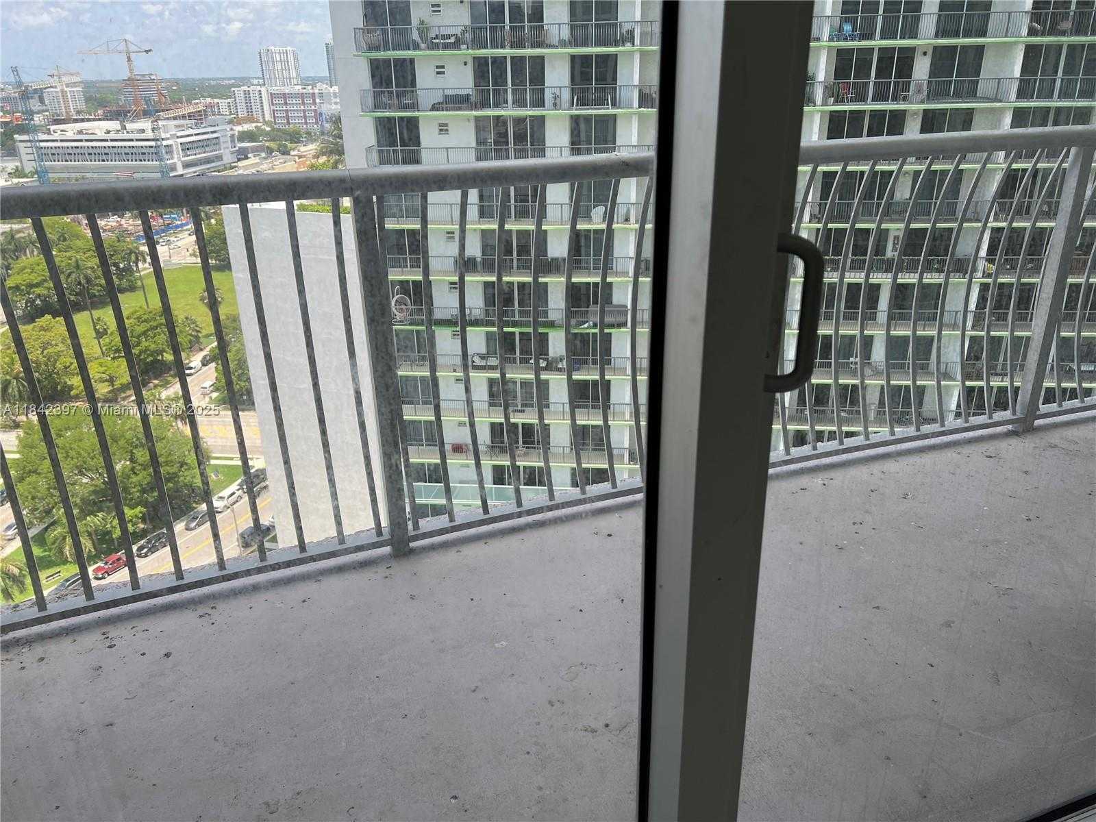 Small Image of 1750 NORTH BAYSHORE DR #2111, Miami Number 29