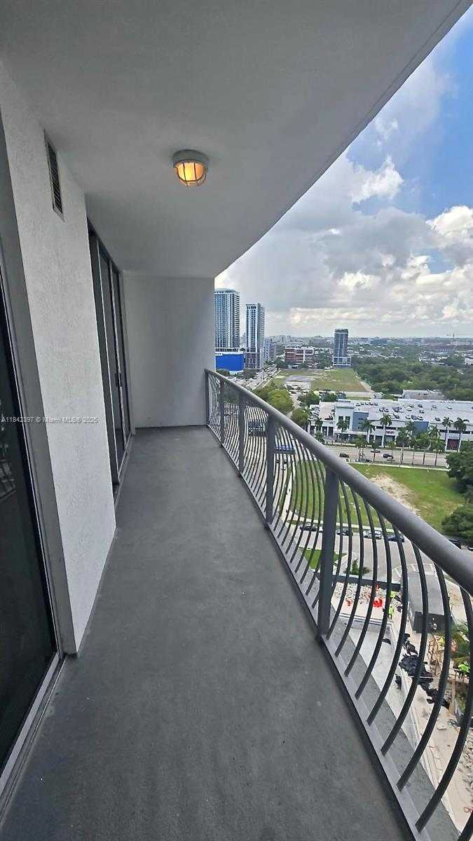 Small Image of 1750 NORTH BAYSHORE DR #2111, Miami Number 31