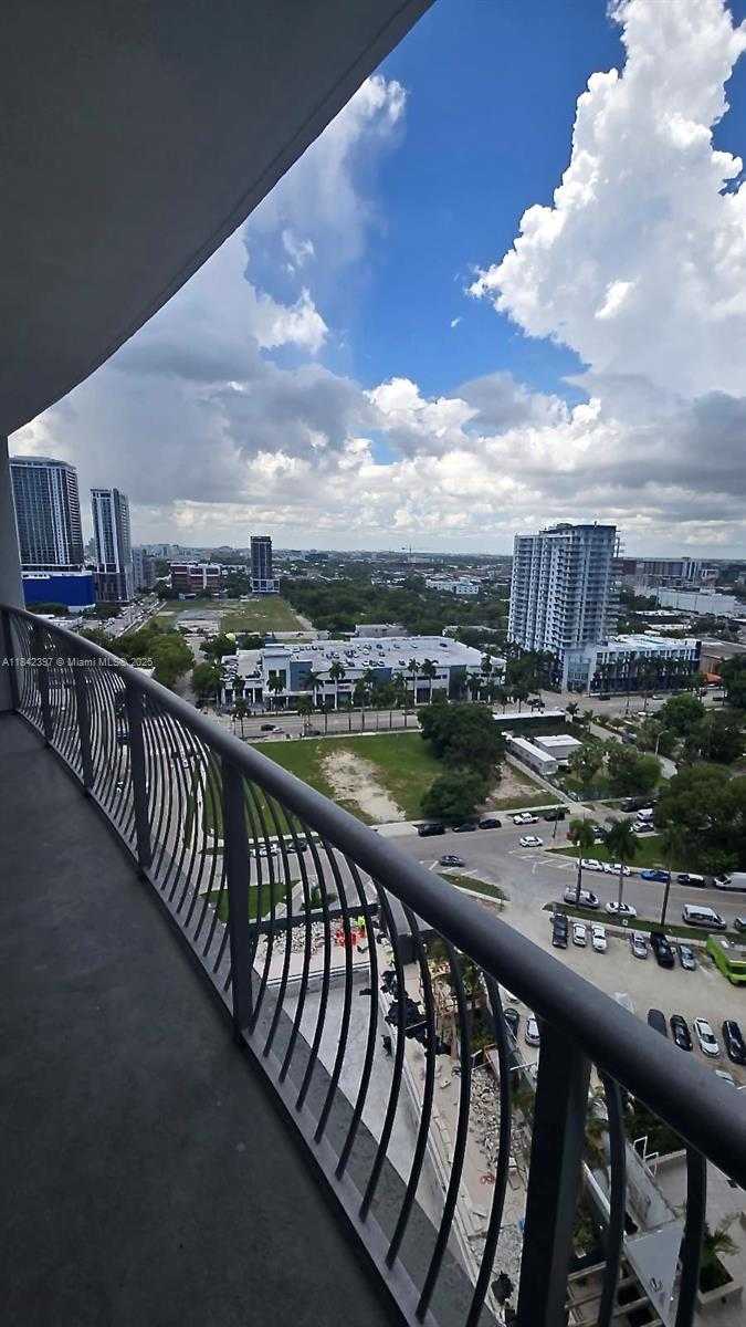 Small Image of 1750 NORTH BAYSHORE DR #2111, Miami Number 32