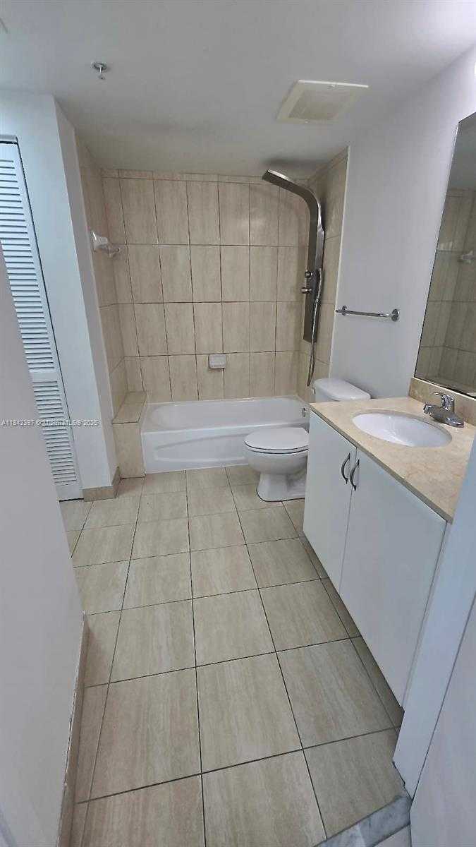 Small Image of 1750 NORTH BAYSHORE DR #2111, Miami Number 42