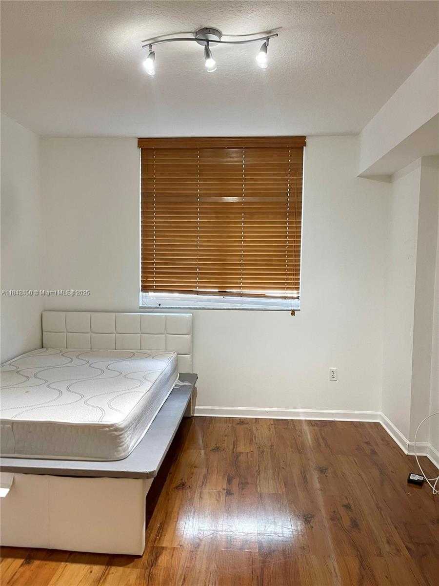 Small Image of 18800 NORTH EAST 29TH AVE #723, Aventura Number 13