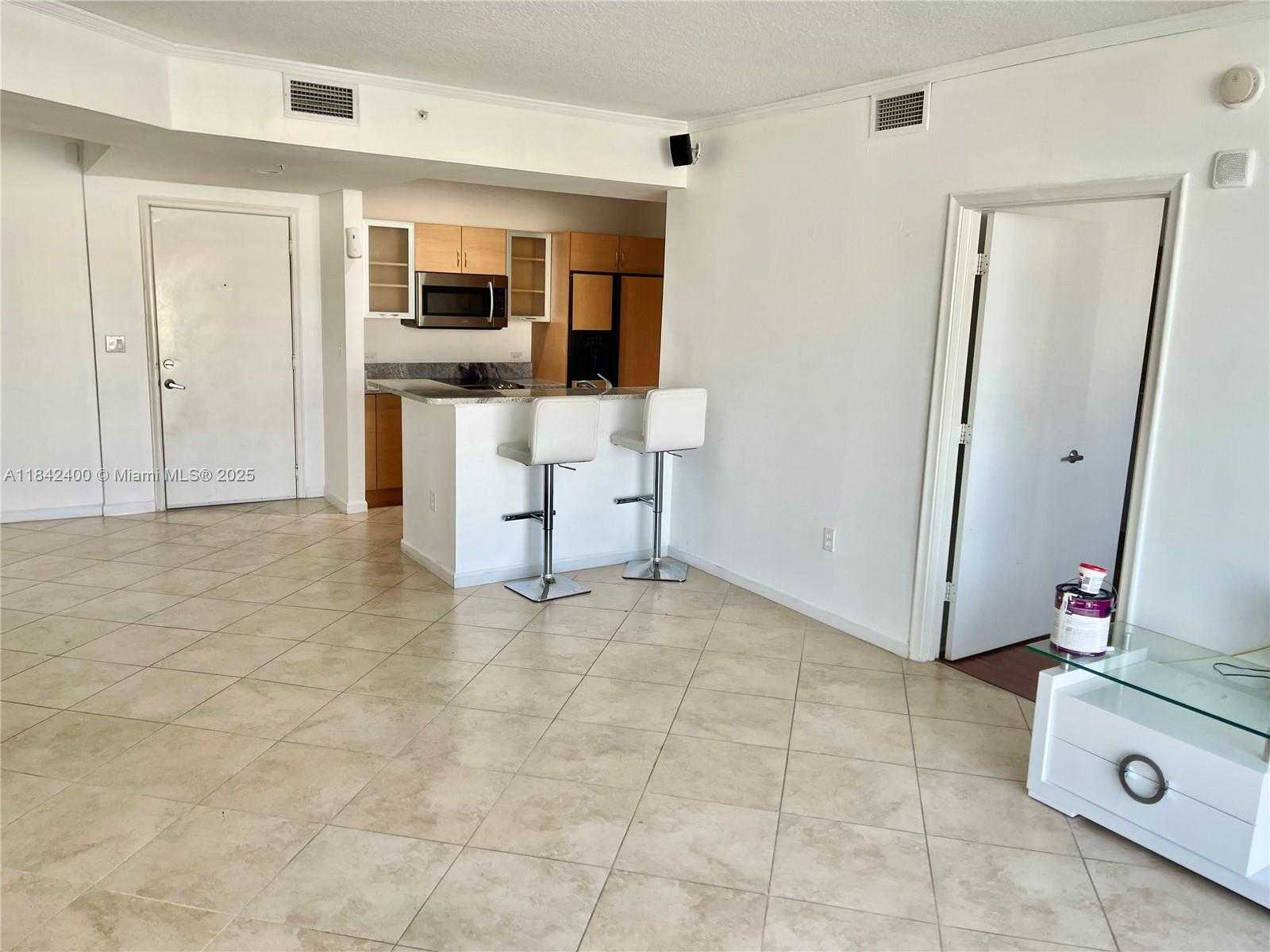Small Image of 18800 NORTH EAST 29TH AVE #723, Aventura Number 4