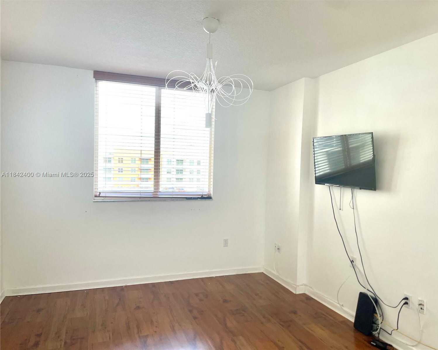 Small Image of 18800 NORTH EAST 29TH AVE #723, Aventura Number 7